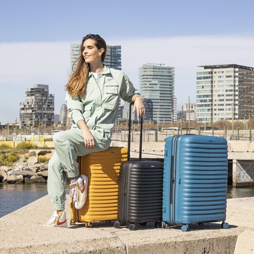 Discover ECOWAVE: The New Collection of StiviBags Organic Suitcases with Ona Carbonell